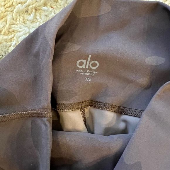 EUC alo yoga high waisted vapor camo leggings - Picture 8 of 12